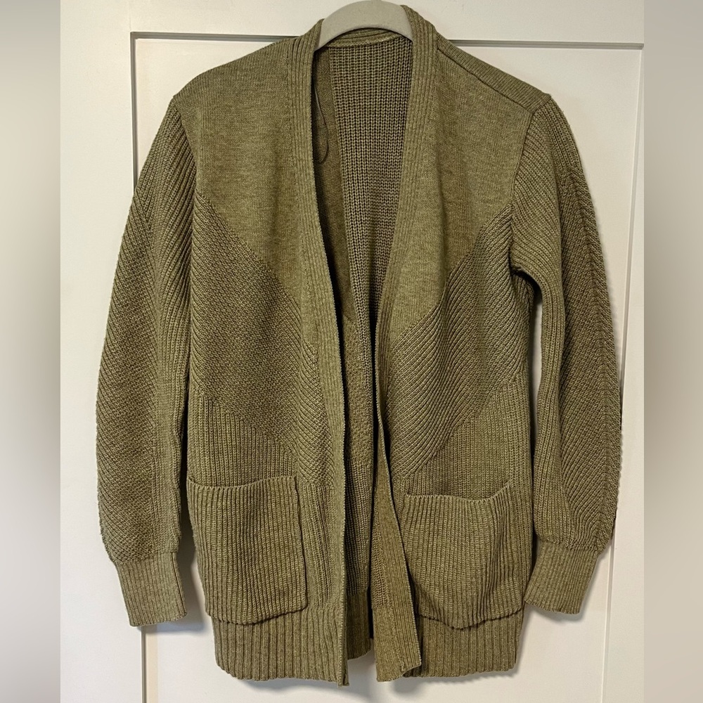 Lululemon sweater